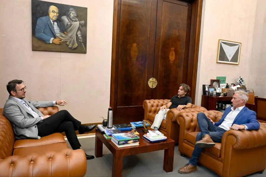 photo_4929553370188549028_y