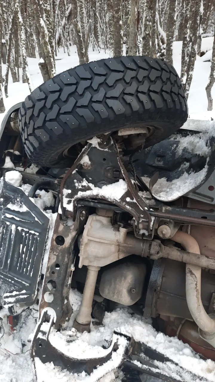 Despiste y vuelco de una camioneta sobre la Ruta 3 en el sector del “Valle de las Cotorras” (2)