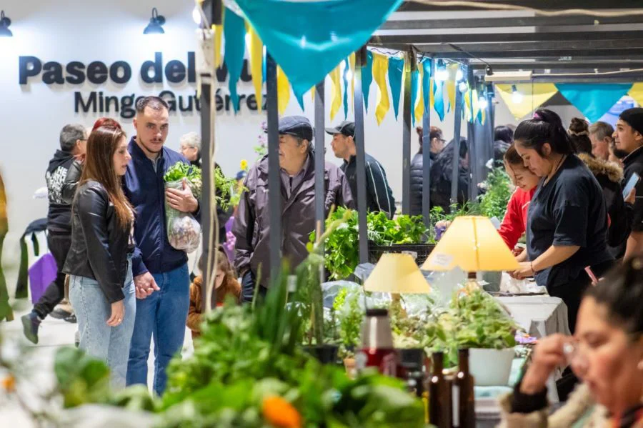 photo_5012927434252290973_y