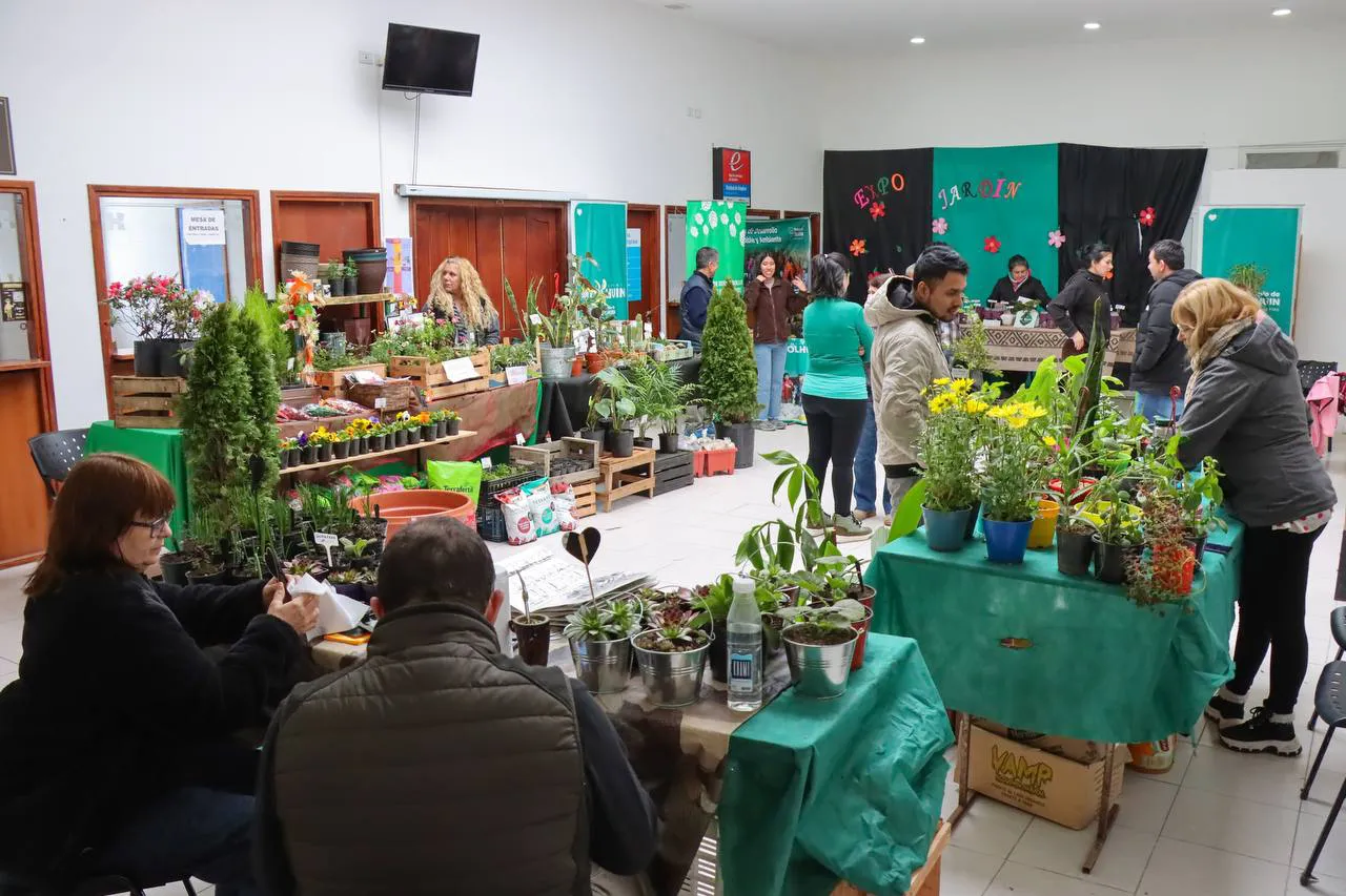 Con una gran participación se desarrolló la 2ª Expo Jardín “Embelleciendo Tolhuin”  (1)