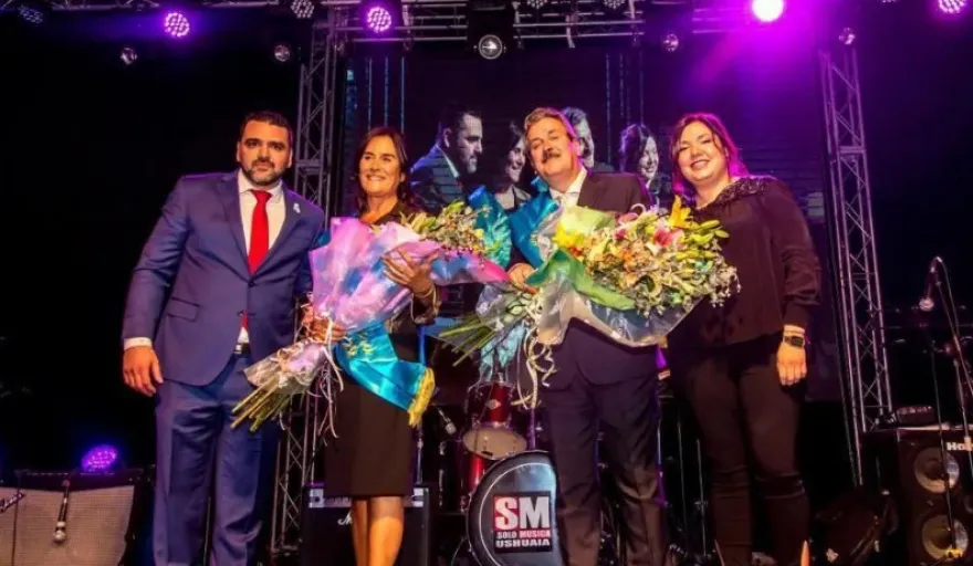 Habilitan la votación para elegir a la Embajadora y al Embajador de Ushuaia  (1)