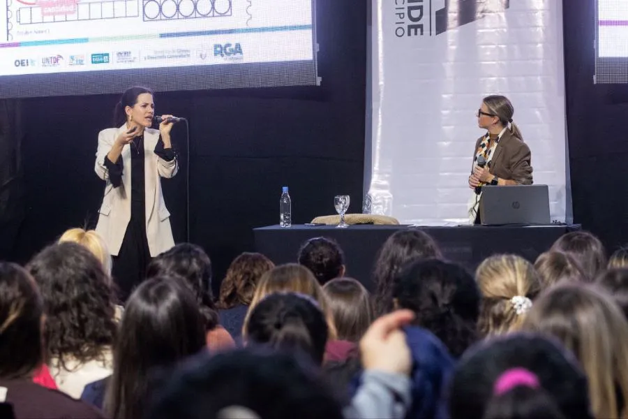 photo_4990037165526331052_y