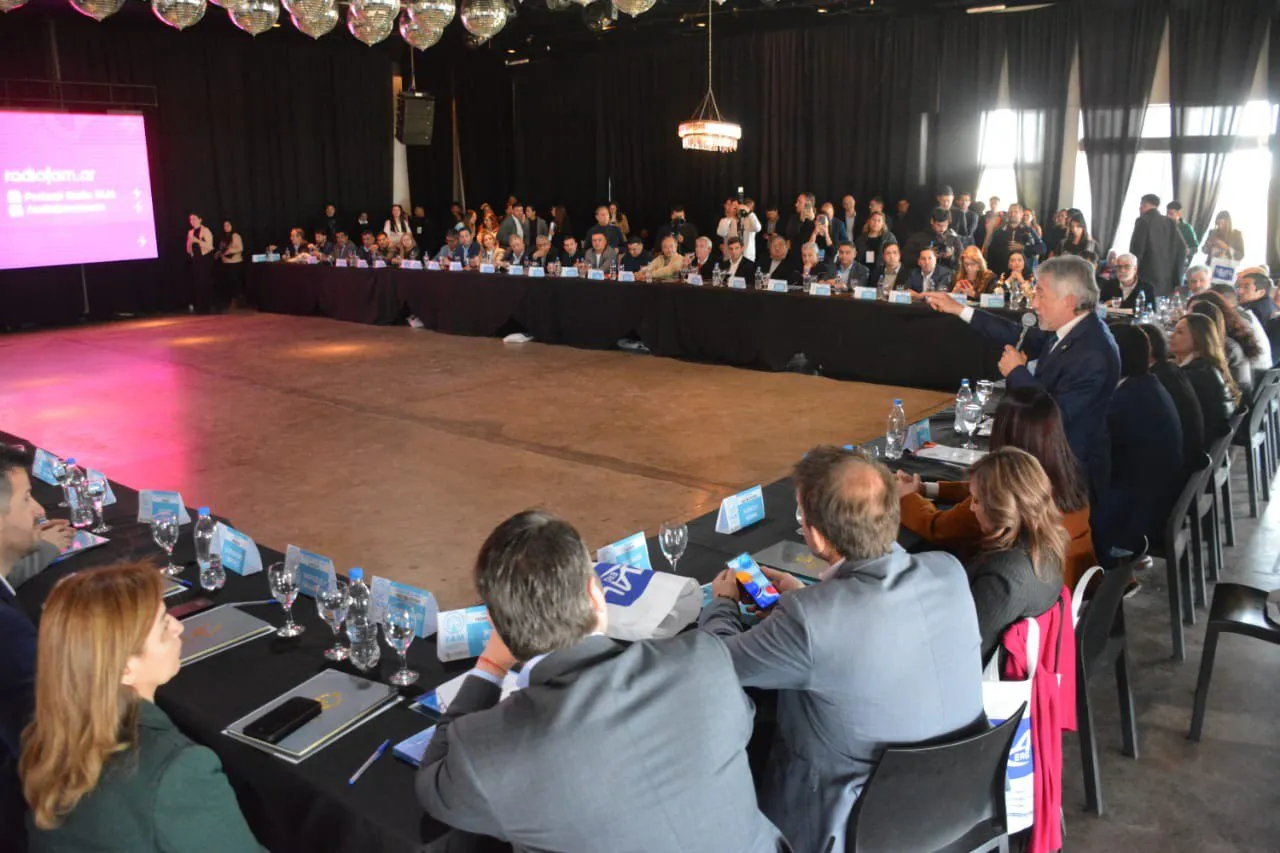 photo_5021706149833059897_y