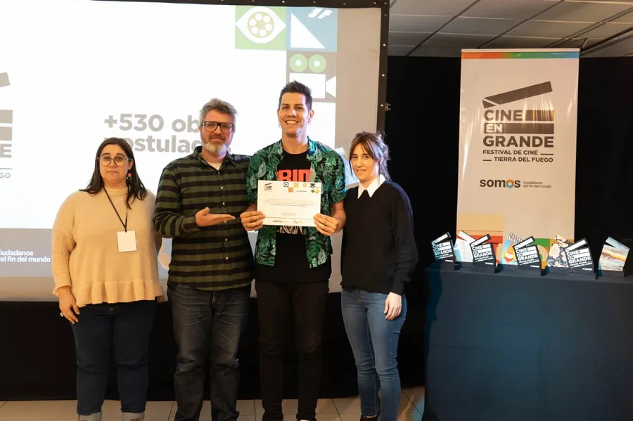 photo_5098386202423308216_y