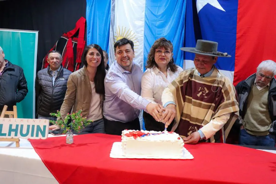 photo_5071090134777793389_y