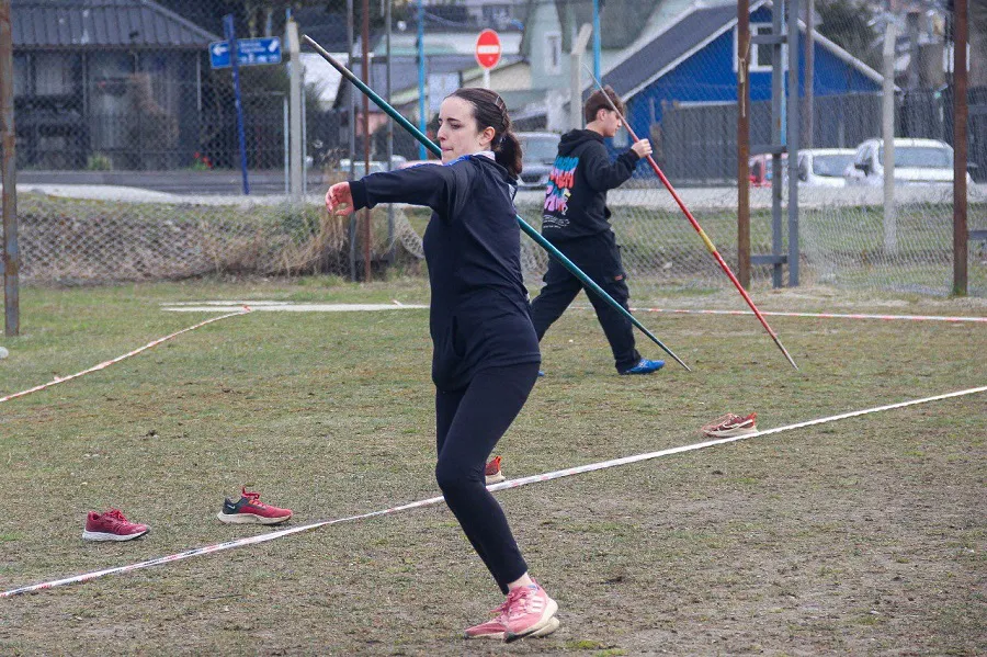 Se desarrolló en Ushuaia la instancia final de los Juegos Fueguinos en Atletismo  (3)