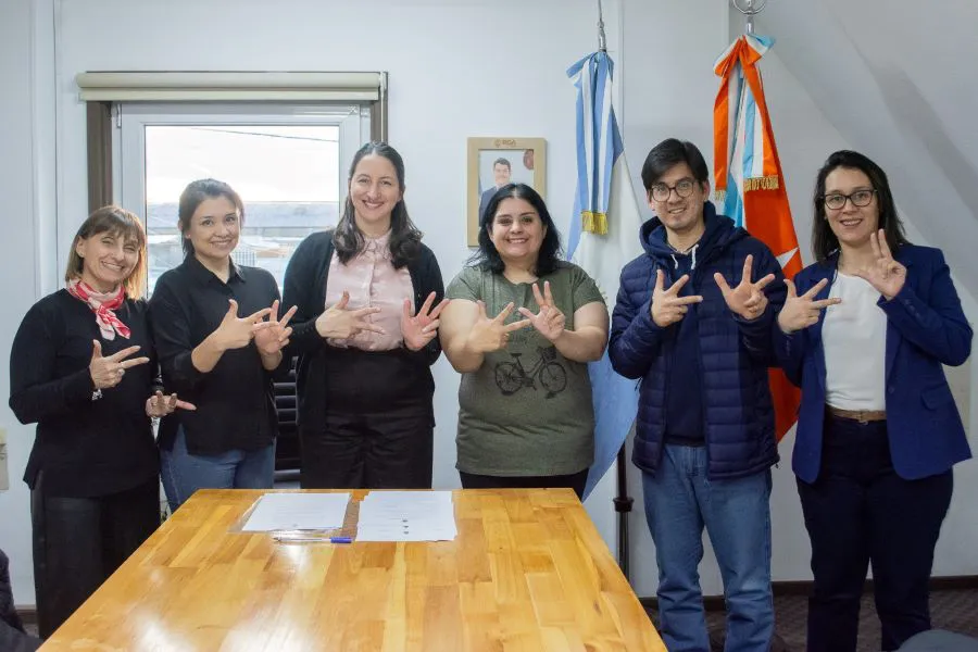 photo_5048819951955193413_w