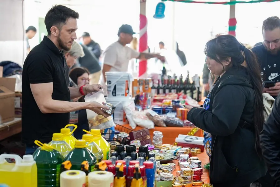 Se desarrolló la última feria “Tu Mercado” edición Navidad en Río Grande y Ushuaia  (2)