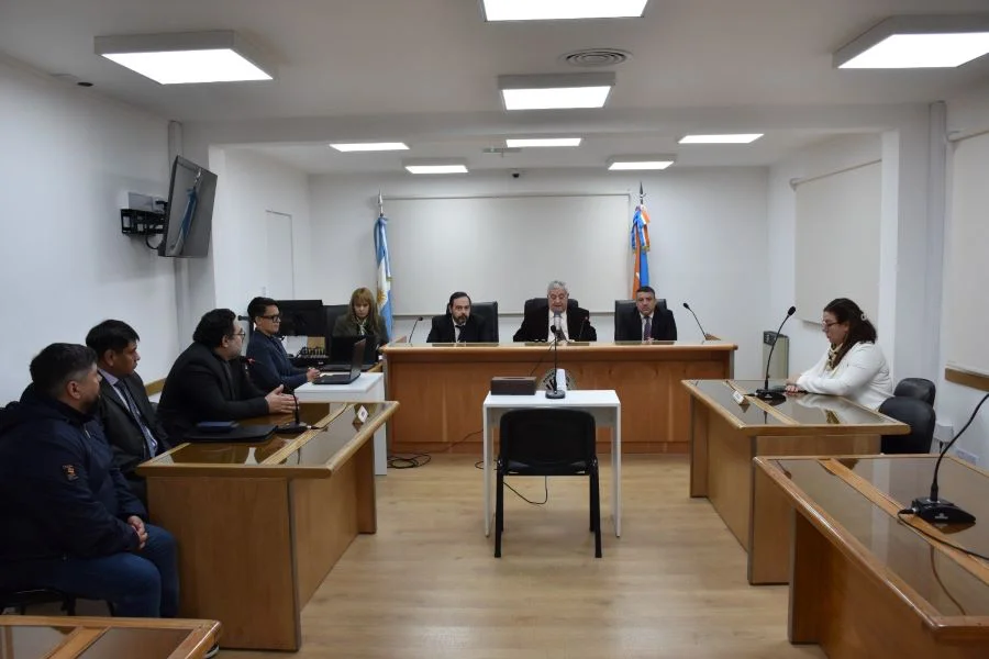 Sujeto fue condenado a 12 años de prisión por abusar de su hijastra