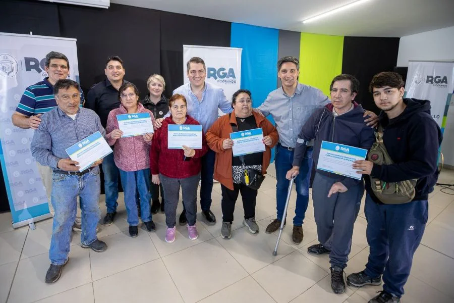 El municipio entregó equipamiento para impulsar al sector avícola
