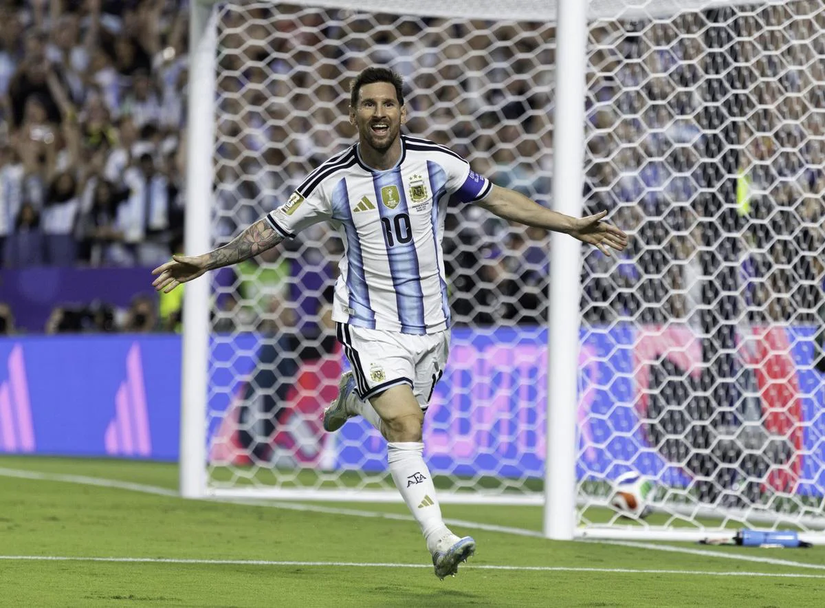 “Hat-trick” de un Messi eterno
