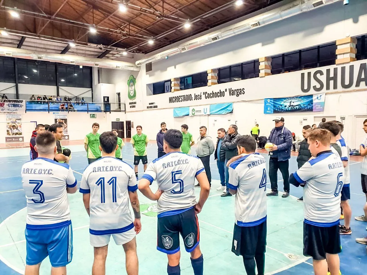 Trabajadores gastronómicos participan del torneo de futsal “José Romero” en Ushuaia  (1)