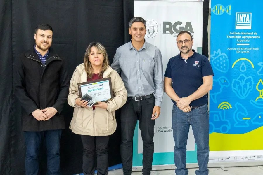 photo_5053437192122248856_y