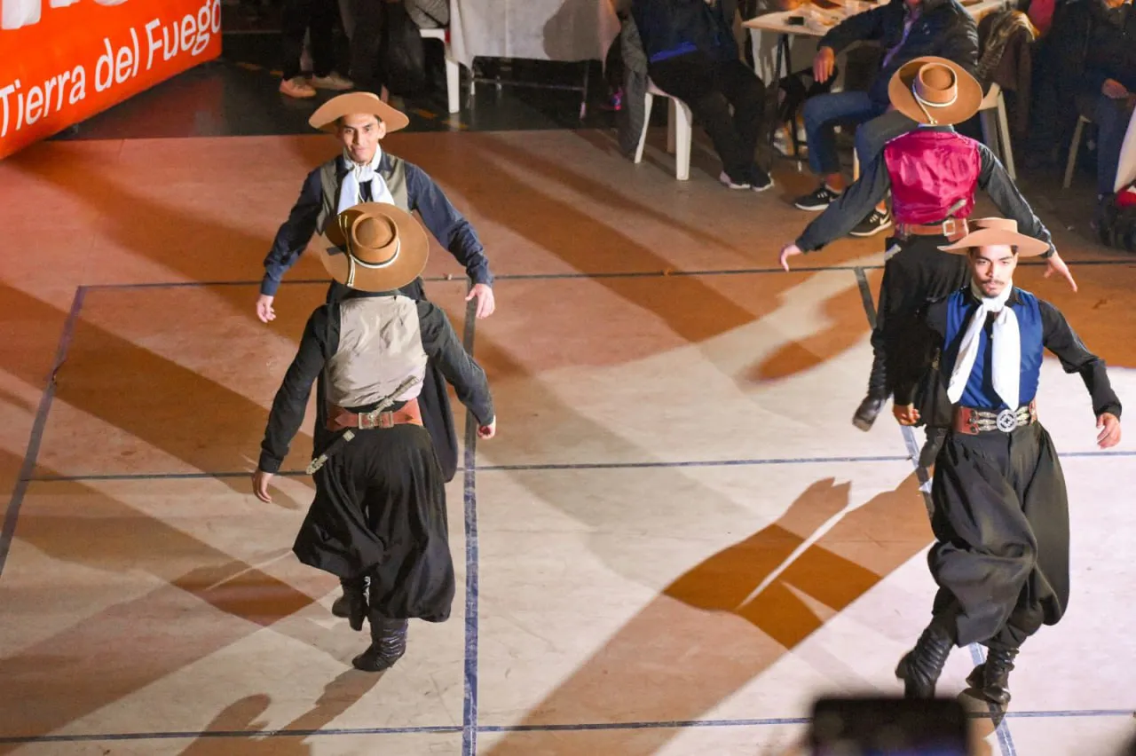 Vecinos riograndenses participaron de la “Gran Peña Fueguina” (2)