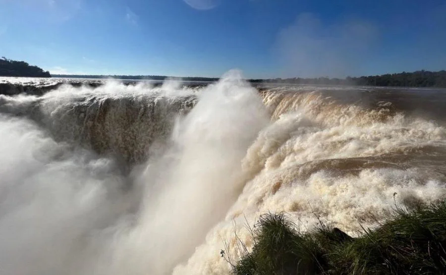 Cierran la Garganta del Diablo por 40 días por crecidas del río Iguazú