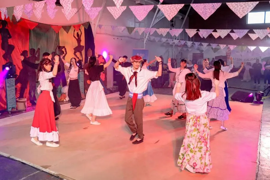 photo_4940611678316379212_y