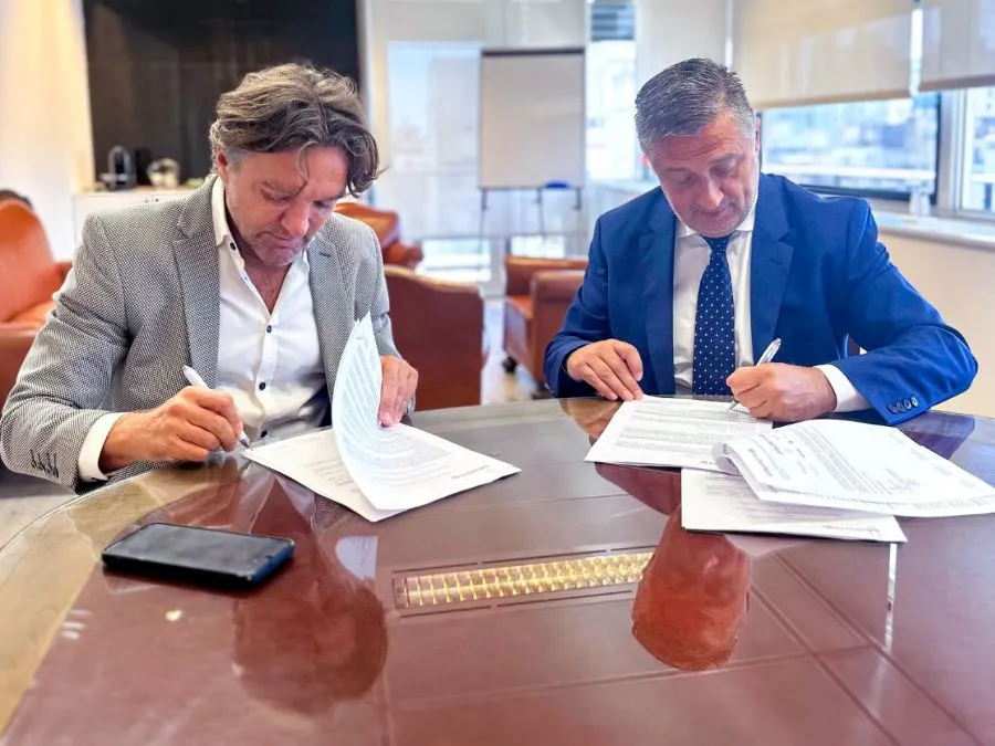 photo_5166035858644208603_y