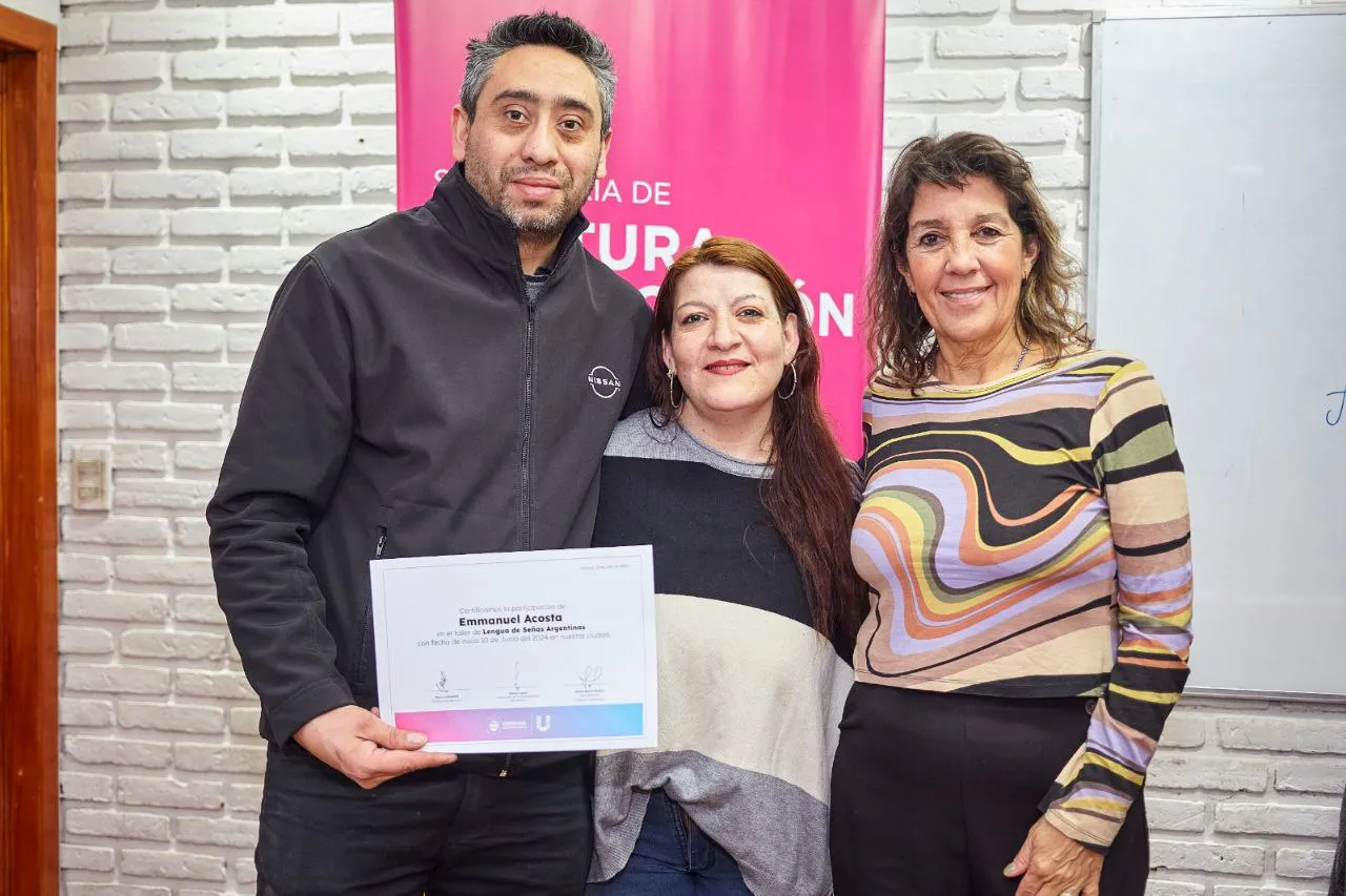 Entregaron en Ushuaia los certificados del Taller de Lengua de Señas Argentinas (1)