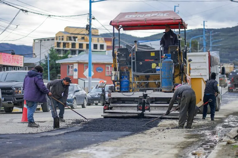 Se repavimentó la av. Alem sobre el sector del tendido del nuevo acueducto