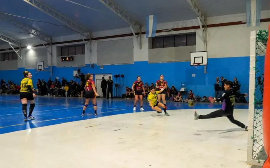 photo_5165835966567526120_y