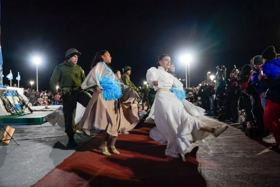 photo_5075771662015335518_y