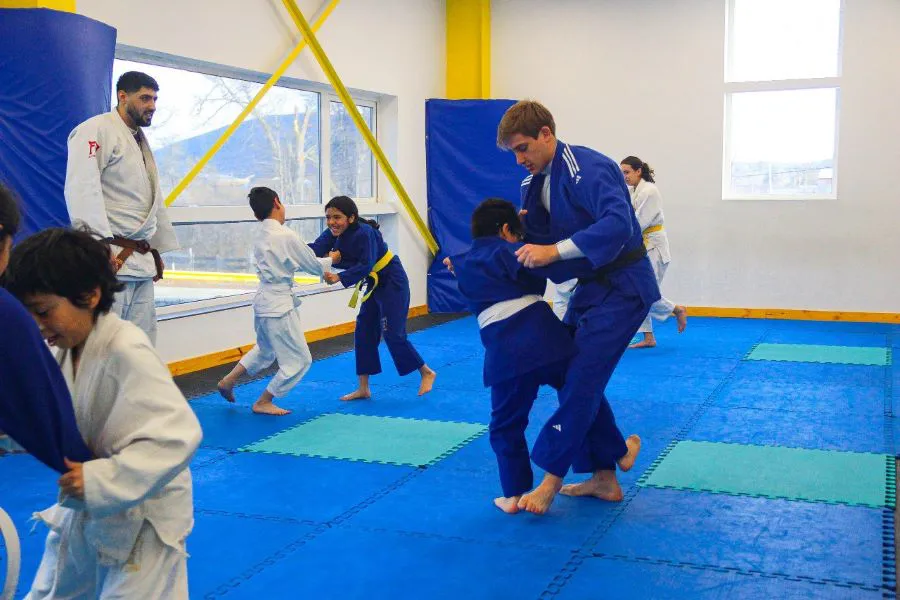 photo_4956437559060311737_y