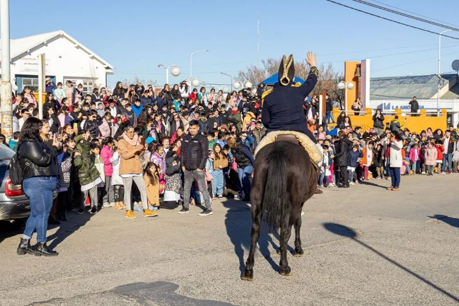 photo_4969949788166532605_y