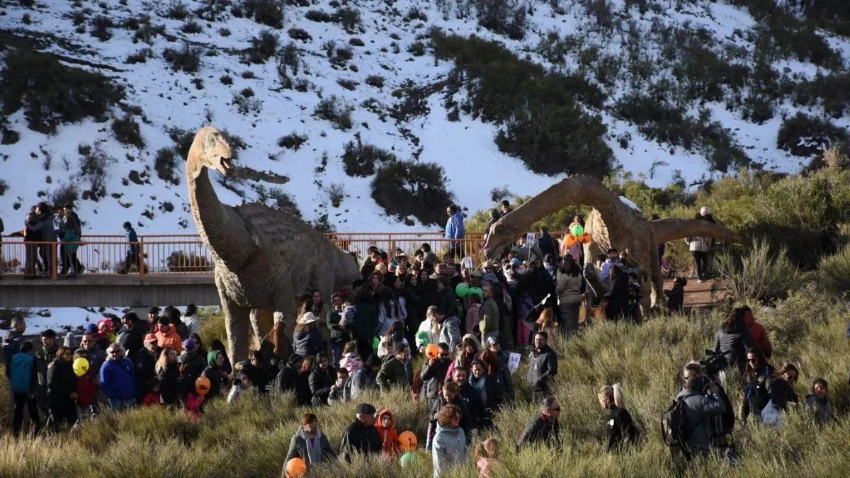 Inauguraron un parque en Malargüe donde se pueden ver huellas de dinosaurios (4)