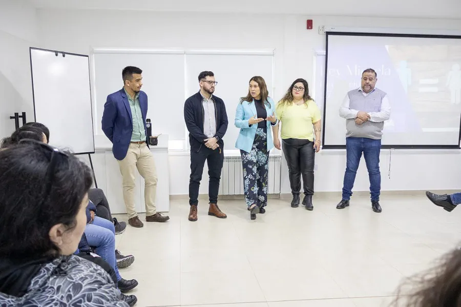 Capacitan a trabajadores y trabajadoras de la empresa CityBus en la Ley Micaela