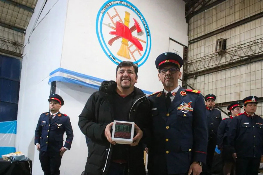 photo_5039544141150794045_y