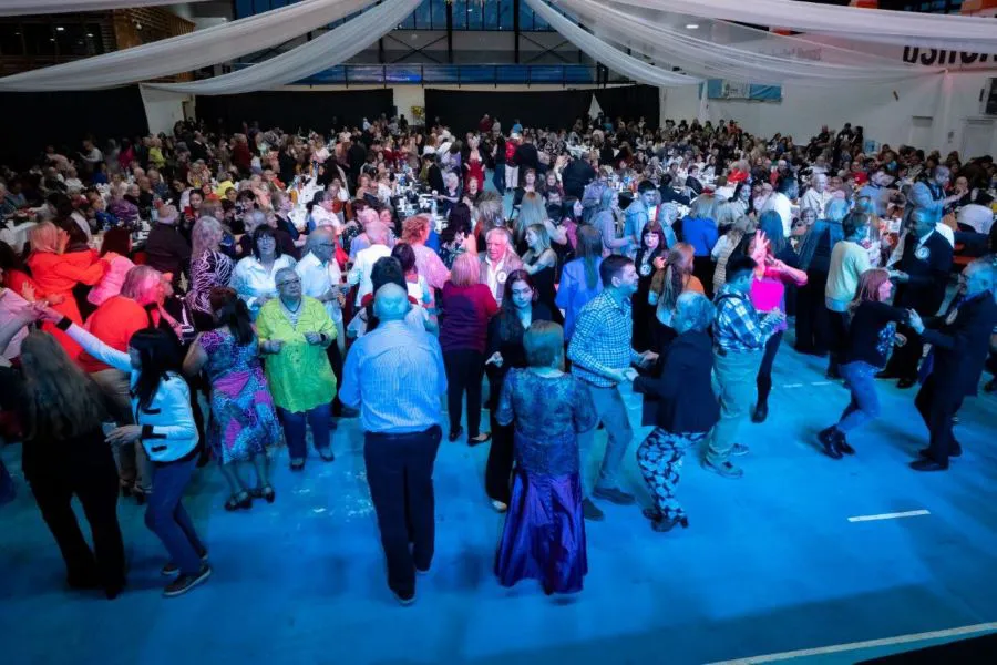 photo_5102785490183719752_y