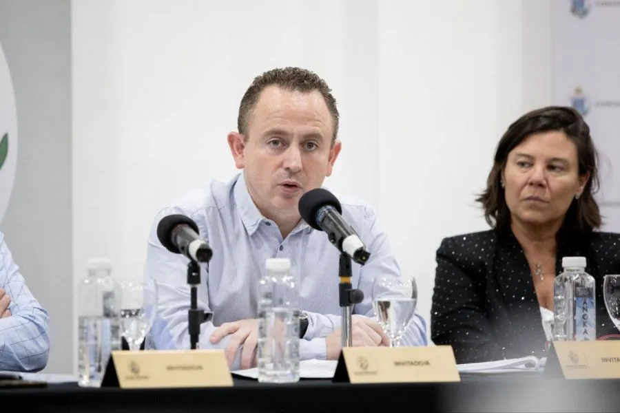 photo_4963060626267769743_y